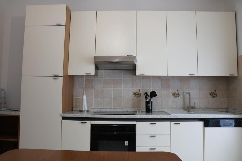 Apartamento Officium Su Piazzetta Turín Exterior foto