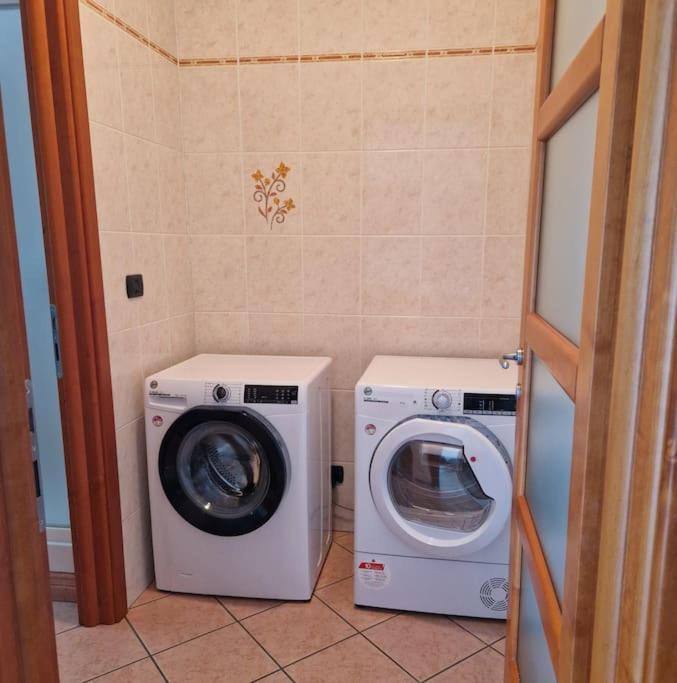 Apartamento Officium Su Piazzetta Turín Exterior foto